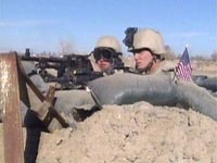 Fotografa Un grupo de soldados estadounidenses vigila el orden en Afganistn