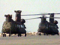 Fotografa Helicpteros estadounidenses preparados para iniciar una campaa militar contra Irak
