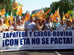 Fotografa de Portada: Una de las pancartas mostradas en la manifestacin (FOTO: Lourdes Tllez)