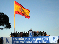 Fotografa Rajoy lee su discurso en la Plaza de Coln / FOTO: Irene Snchez