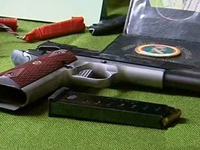 Fotografa Entre los objetos incautados hay pistolas robadas en Francia
