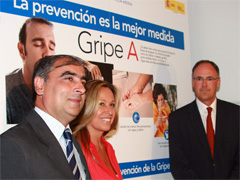 Fotografa de Portada: La ministra Trinidad Jimnez present as en agosto la campaa contra la Gripa A (FOTO: Ministerio de Sanidad)