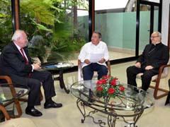 Fotografía Raúl Castro, en la reunión con el representante del Vaticano y el ministro español Miguel Ángel Moratinos (FOTO: periódico Gramma)