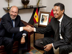 Fotografa de Portada: El ministro del Interior, Alfredo Prez Rubalcaba, en la reunin con su homlogo marroqu (FOTO: Gobierno de Espaa)