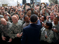 Fotografa de Portada: Obama, en una visita a los soldados en Iraq (FOTO: Casa Blanca/Pete Souza)