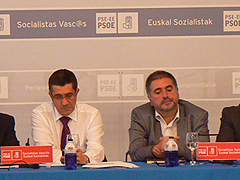 Fotografa de Portada: Eguiguren (d) junto a Patxi Lpez (FOTO: Partido Socialista de Euskadi)