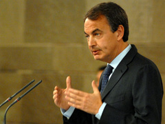 Fotografa de Portada: Zapatero, en la rueda de prensa en La Moncloa (FOTO: Presidencia del Gobierno)