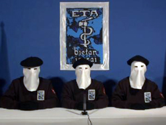 Fotografa de Portada: Imagen del vdeo que tres terroristas de ETA han grabado para su comunicado (FOTO: www.gara.net)