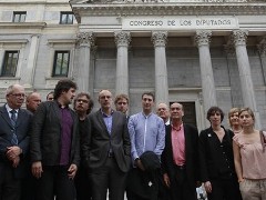 Fotografa de Portada: Los representantes abertzales, en el Congreso de los Diputados (FOTO: Bildu)