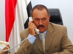 Fotografa de Portada: El presidente de Yemen, antes de sufrir el atentado terrorista