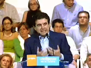 Fotografa de Portada: Jaume Matas, en un mitin de campaa con Mariano Rajoy en 2007 (foto: Partido Popular)