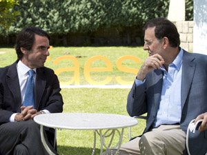 Fotografa de Portada: Mariano Rajoy y Jos Mara Aznar conversan en la clausura del Campus FAES (foto: FAES/David)