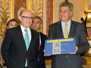 Fotografa Montoro entrega el proyecto de Presupuestos Generales a Jess Posada (foto: Congreso de los Diputados)