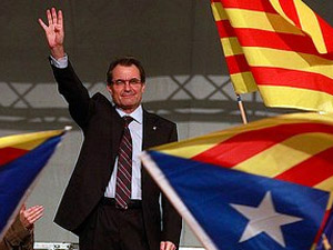 Fotografa de Portada: Artur Mas, en un mitin de la campaa electoral en Catalua (foto: President.cat)