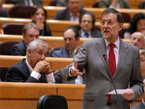 Fotografa de Portada: El presidente del Gobierno interviene en la ltima sesin de control del ao en el Senado (foto: La Moncloa)