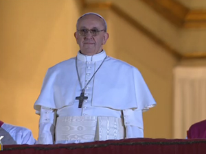 Fotografa de Portada: El Papa Francisco I, el argentino Jorge Mario Bergoglio, nada ms tomar posesin (foto: Televisin del Vaticano)