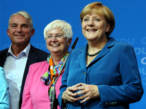 Fotografa de Portada: Angela Merkel, con los lderes de su partido tras el triunfo electoral (foto: CDU)