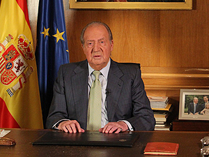 Fotografa de Portada: Don Juan Carlos durante su mensaje de abdicacin (foto: Casa de S.M. el Rey)