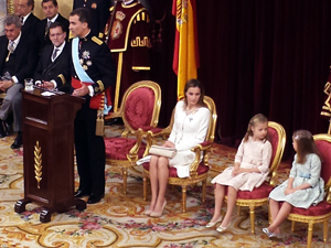 Fotografa de Portada: El rey Felipe VI pronuncia su discurso en el Congreso (foto: LaSemana.es)