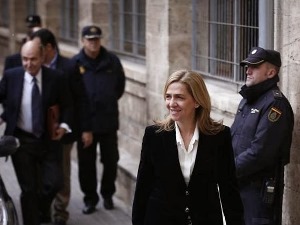 Fotografa de Portada: La infanta Cristina, a su llegada al Juzgado de Palma de Mallorca