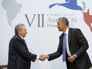Fotografa de Portada: Saludo entre Obama y Castro en la Cumbre (foto: Casa Blanca)