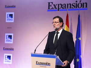 Fotografa de Portada: Mariano Rajoy, en la conferencia en la que anunci la rebaja del IRPF (foto: La Moncloa)