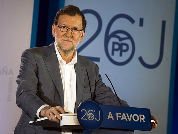 Fotografía de Portada: Mariano Rajoy interviene en un mitin de precampaña en Barcelona (©foto: PP)