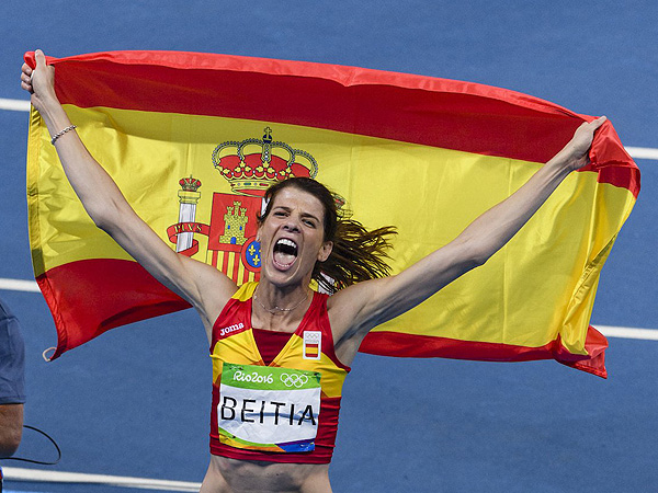 Fotografa Ruth Beitia celebra su medalla de oro en salto de altura (foto: Comit Olmpico Espaol - COE)