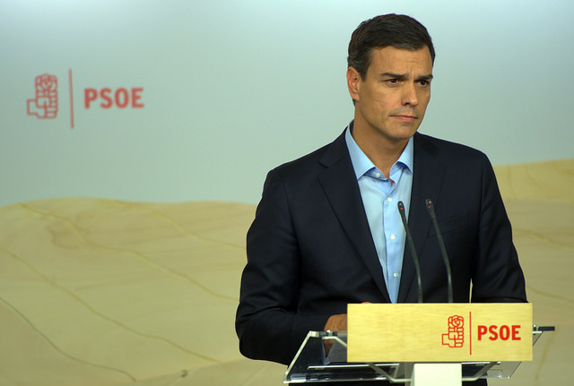 Fotografa Pedro Snchez, en la rueda de prensa posterior a las elecciones gallegas y vascas (foto: PSOE)